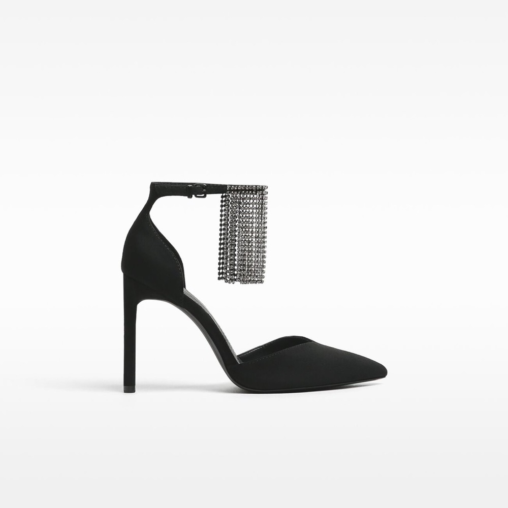 🌹NWT. Bershka Black Stiletto Heels with Bejeweled Fringe. Size 6,5.